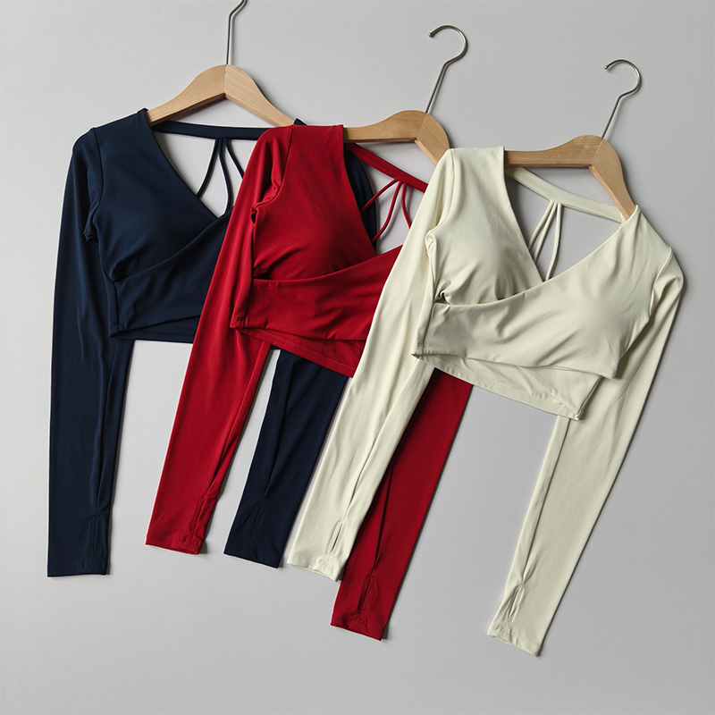 Pilates Vs Yoga - T-shirt de sport croisé à manches